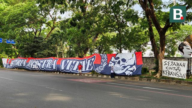 Persis Solo
