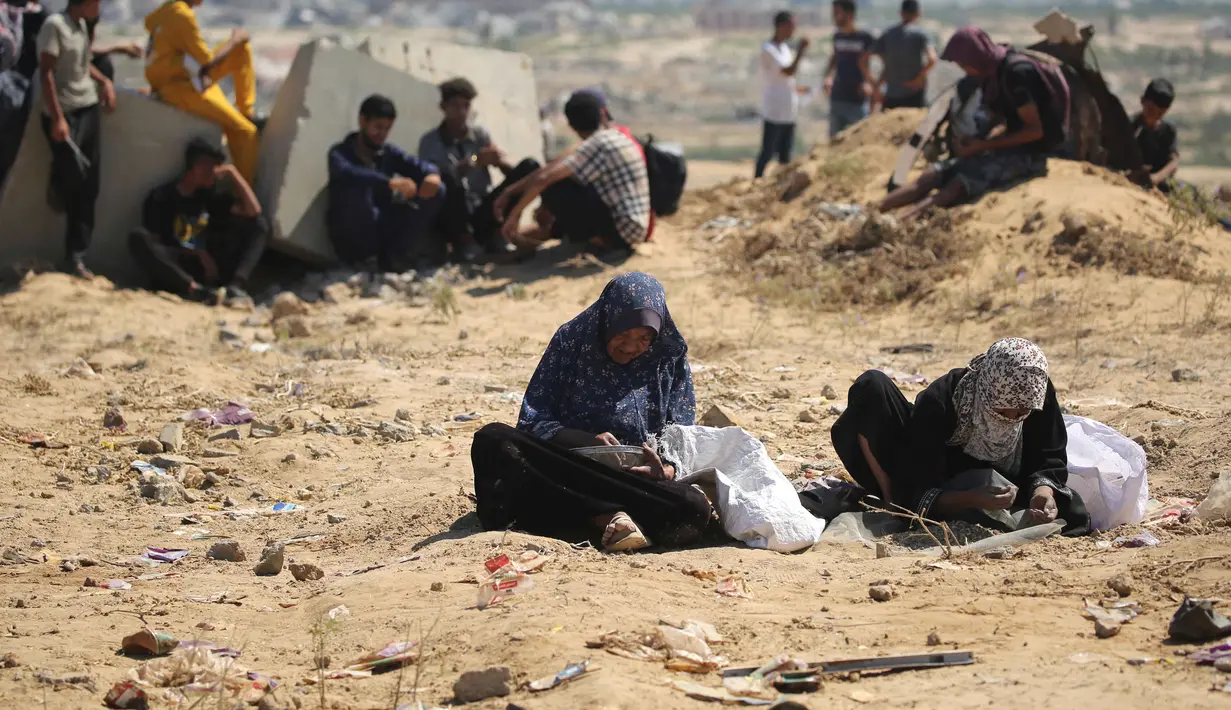 Langkah ini dilakukan untuk mengatasi hambatan pengiriman melalui jalur darat yang masih dibatasi oleh Israel. (Eyad BABA/AFP)