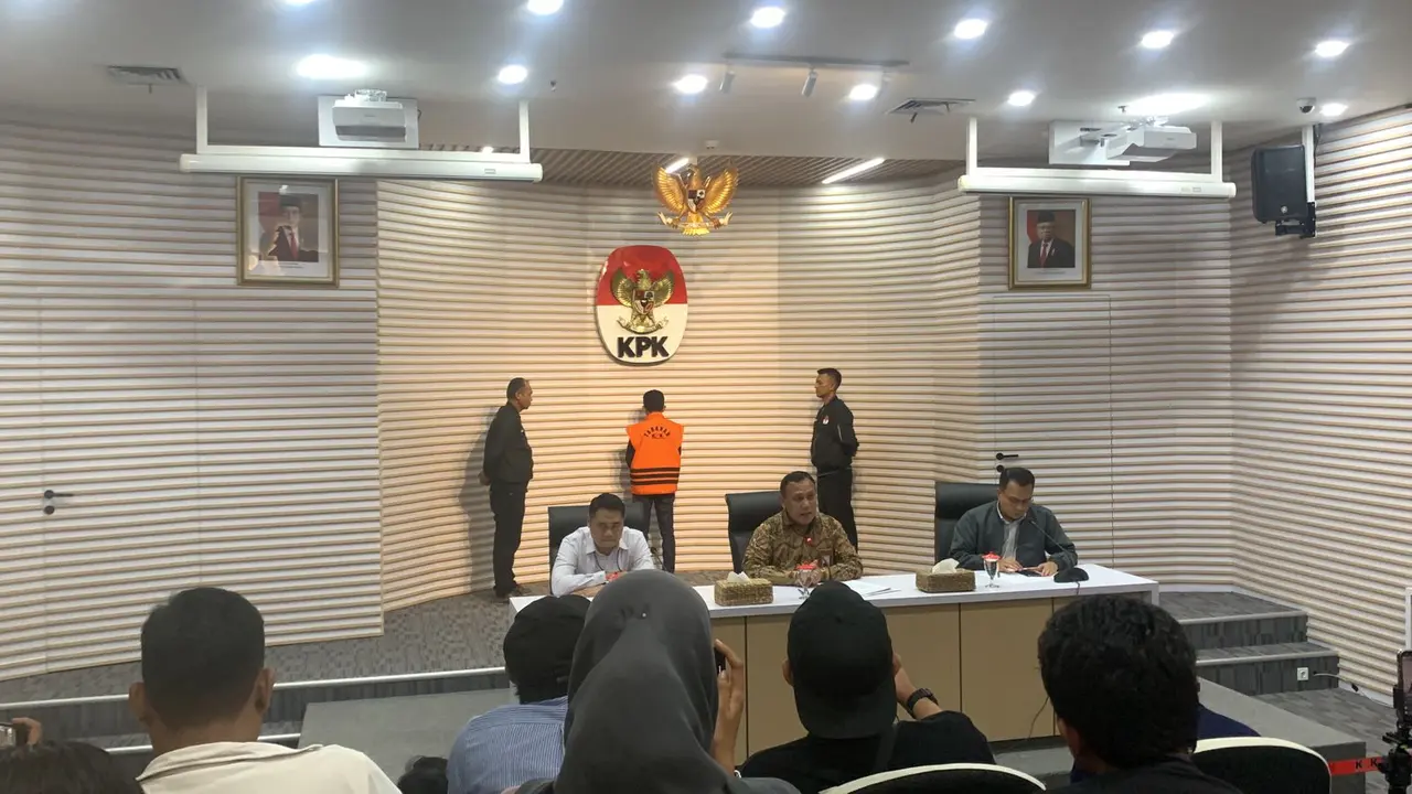 Komisi Pemberantasan Korupsi (KPK) menahan Wali Kota Bima, Nusa Tenggara Barat (NTB) Muhammad Lutfi (MLI).