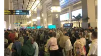 6 Potret Bandara di Indonesia Ramai Jelang Liburan Akhir Tahun saat Pandemi, Penuh Sesak