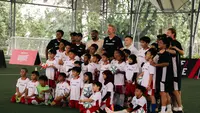 2 Hari Edwin van der Sar di Jakarta: Berbagi Cerita dan Ilmu dalam Dinner, Coaching Clinic, dan Fun Match