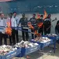 Jutaan batang rokok ilegal dan minuman keras asal China, gagal beredar di Sulawesi Tenggara usai digerebek Kantor Bea dan Cukai Kendari.