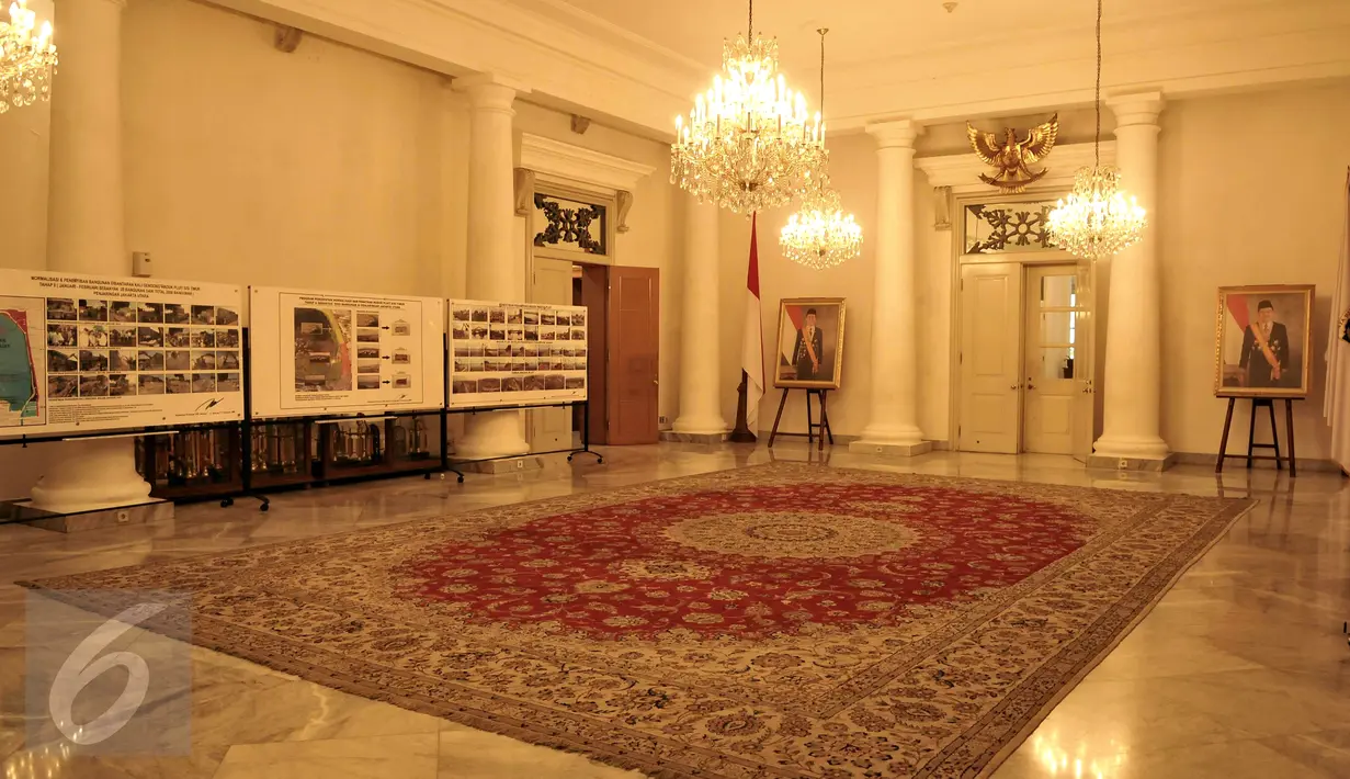 Suasana ruangan di salah satu Gedung Balai Kota DKI Jakarta, setelah menerima ancaman teror bom dari orang tak dikenal, Rabu (20/7). Saat ini, pengamanan kantor Gubernur Basuki Tjahaja Purnama (Ahok) diperketat. (Liputan6.com/Gempur M Surya)