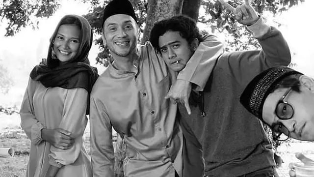 6 Potret Kedekatan Pemain Sinetron Pesantren Rock N’ Dut di Balik Layar, Kompak