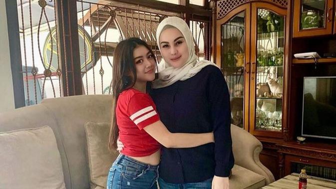 Jennifer Dunn berhijab (Sumber: Instagram/jeje.dunn)