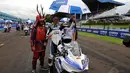Pembalap Indonesia, Rey Ratukore berpose jelang berlaga di Yamaha ASEAN Cup Race (YACR) 2014 kelas ST250 di Sirkuit Sentul, Bogor (7/12/2014). (Liputan6.com/Helmi Fithriansyah)