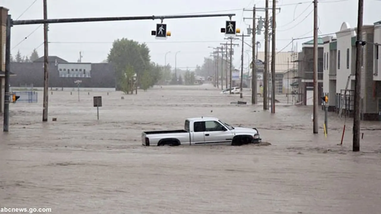 kanada-banjir130623c.jpg