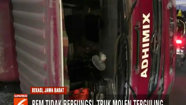 Akibat kecelakaan ini, arus lalu lintas dari Jakarta menuju Bekasi sempat mengalami kemacetan.