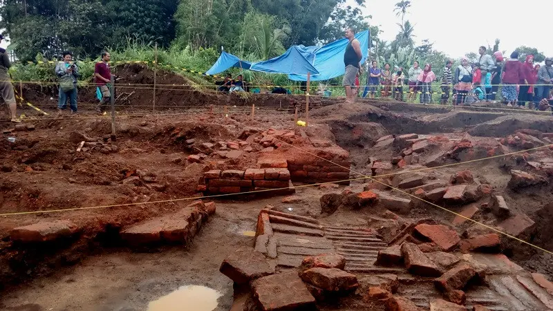 Situs Pra Majapahit di Tol Malang Pandaan Menghadap Gunung Semeru