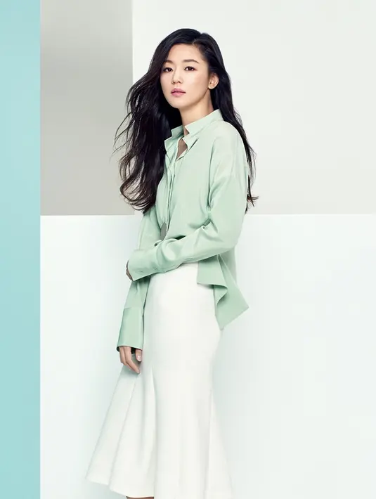 Sebelum terkenal di dunia akting, Jun Ji Hyun sudah lama malang melintang di dunia model dan iklan. (Foto: soompi.com)