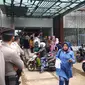 Kantor PT SBL Bandung ditutup polisi. Foto: (Aditya Prakasa/Liputan6.com)