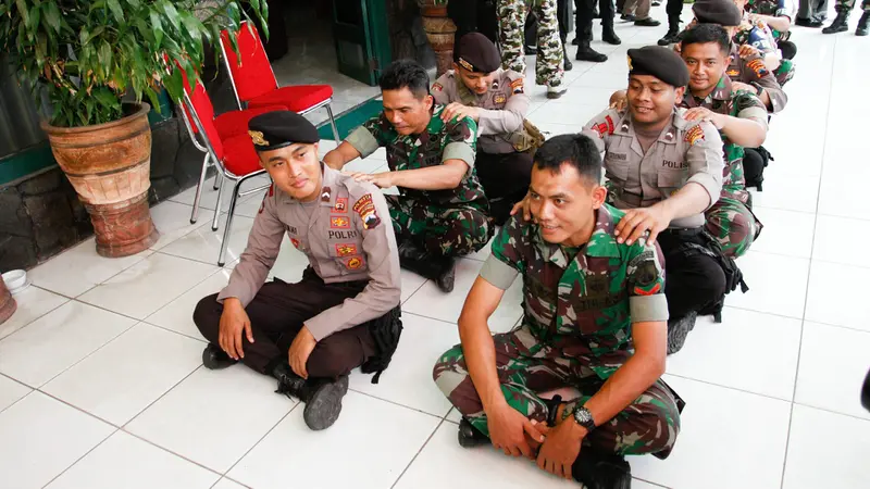 Kejutan Manis Polisi pada HUT ke-72 TNI