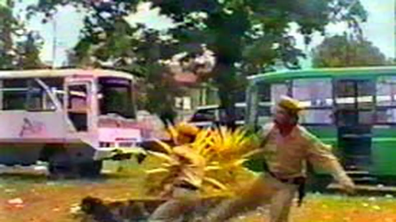 230803aDemoBecak1.jpg
