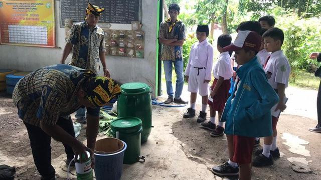 Merdeka Dari Sampah, Ratusan Pelajar Cilik Banyuwangi Belajar Kelola Sampah