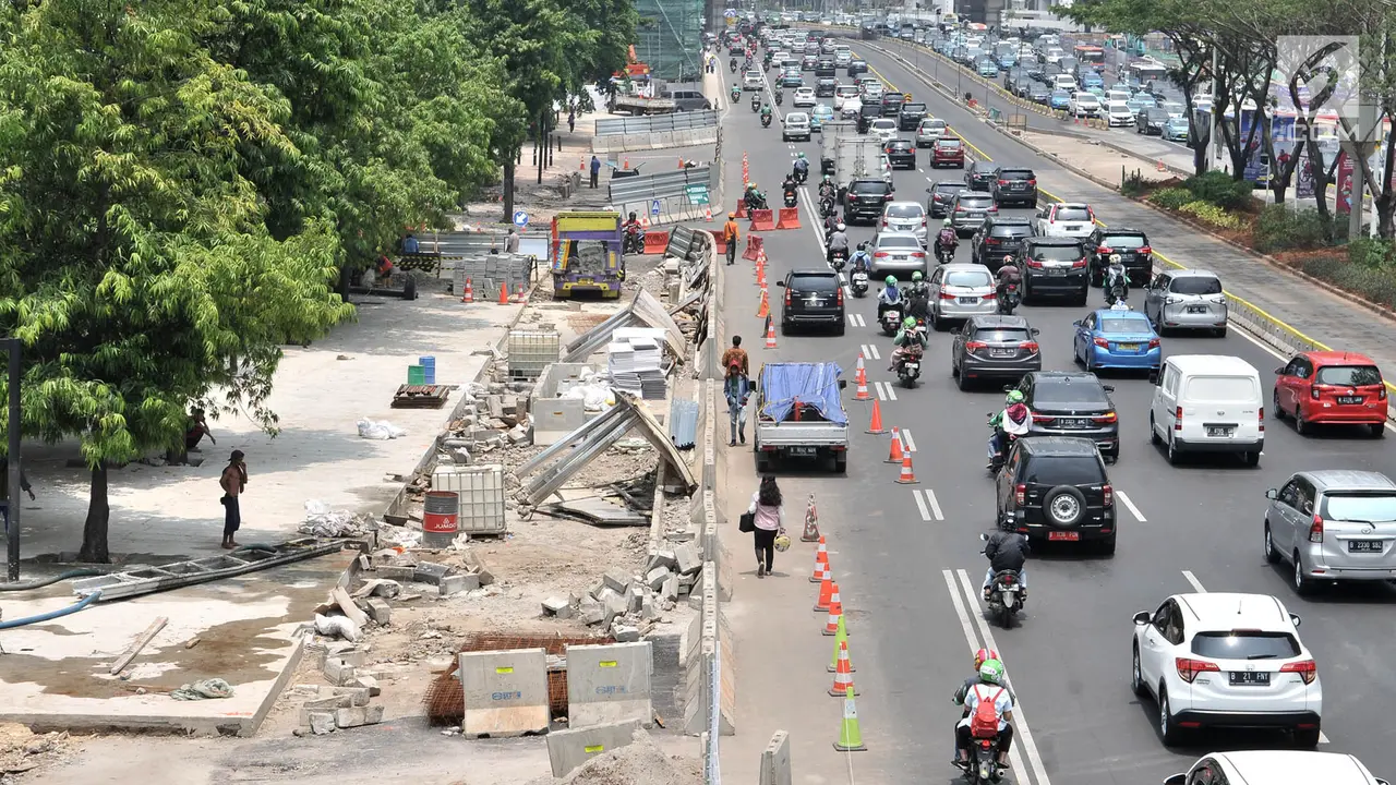 Penataan Ulang Trotoar Sudirman Persempit Jalur Pejalan Kaki