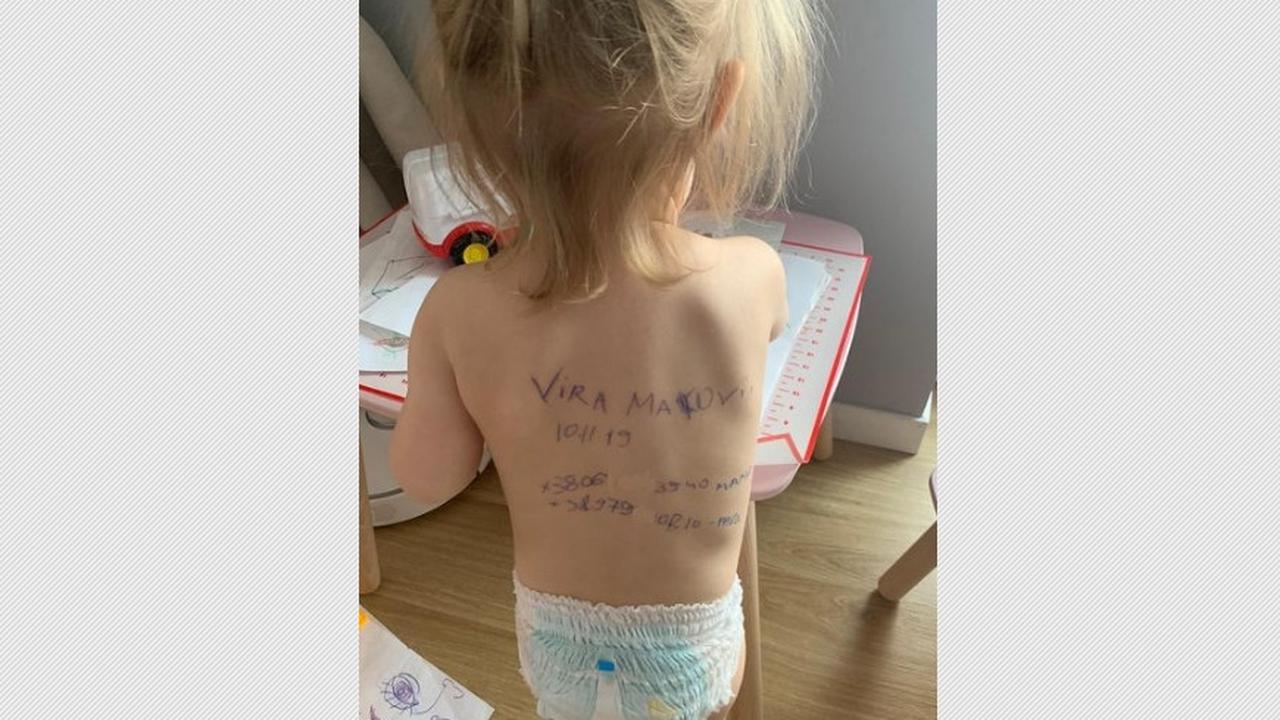 Cerita Menyentuh Ibu di Ukraina Tulis Detail Keluarga di Punggung Anaknya