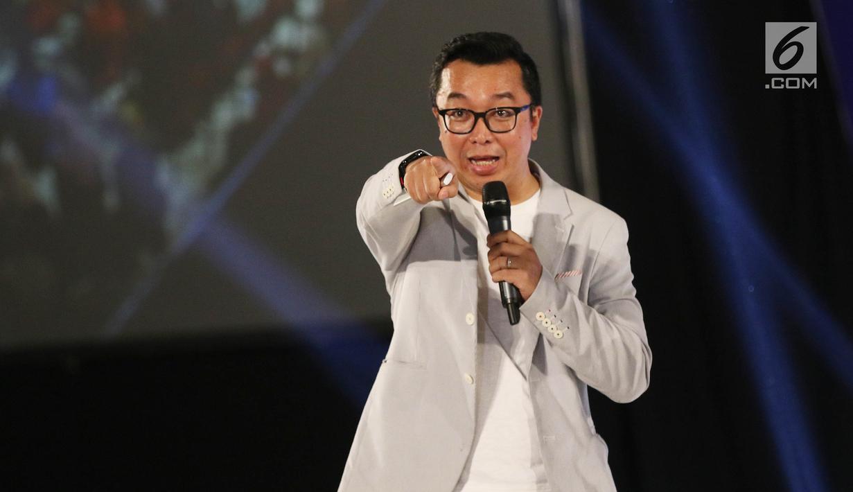 Direktur Indonesia Entertainment Production (IEP) Indra Yudhistira berbicara dalam Emtek Goes To Campus 2018 di Universitas Gadjah Mada, Yogyakarta, Rabu (17/10). Indra berbagi cerita tentang produksi di SCTV dan Indosiar. (Liputan6.com/Herman Zakharia)
