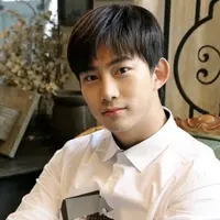 Meskipun mempunyai jadwal yang padat, akan tetapi beberapa artis Korea Selatan tidak melupakan soal pendidikan. Banyak artis Korea Selatan yang menyandang gelar S2. Siapa saja mereka? (Foto: soompi.com)