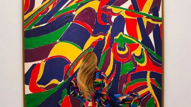 6 Potret Pakaian Mirip Karya Seni Ini Sulit Dibedakan, Menipu Mata