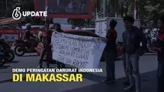 Ribuan massa aksi 'Peringatan Darurat' memadati kawasan Fly Over dan Kantor DPRD Sulsel, Jalan Urip Sumoharjo, Kota Makassar pada Kamis (22/8/2024) . Aksi itu dilakukan untuk mengawal putusan MK diindikasi bakal dianulir oleh DPR RI.
