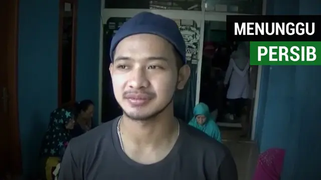Berita video wawancara gelandang muda berbakat Gian Zola yang mengaku masih menunggu keputusan dari manajemen Persib Bandung soal masa depannya.