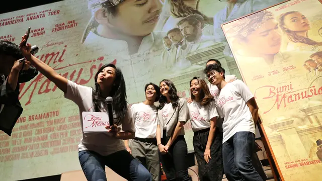 [Fimela] Launching poster film Bumi Manusia