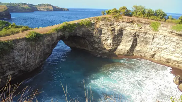 Daftar Pantai di Indonesia yang Masih Perawan