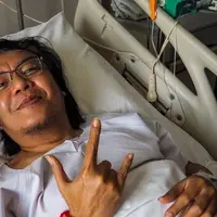 Ari Lasso sebelum menjalani operasi di rumah sakit