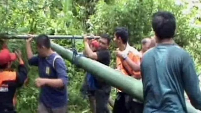 [VIDEO] Tebing Longsor, 1 Kecamatan di Tasikmalaya Terisolir