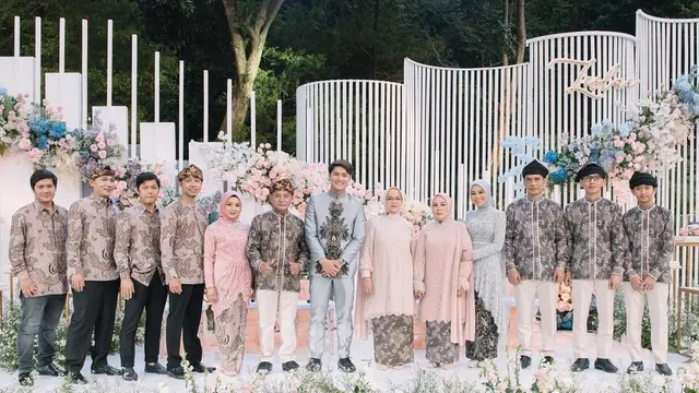 Jarang Tersorot, Ini 6 Potret Rizky Billar dan Kakak Perempuannya yang Tinggal di Jepang