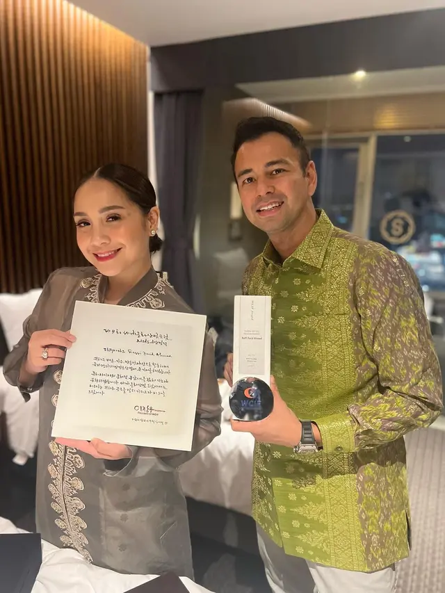 7 Potret Raffi-Nagita Hadiri WCIF Korea Selatan, Bertemu Nichkhun 2PM dan Zayyan