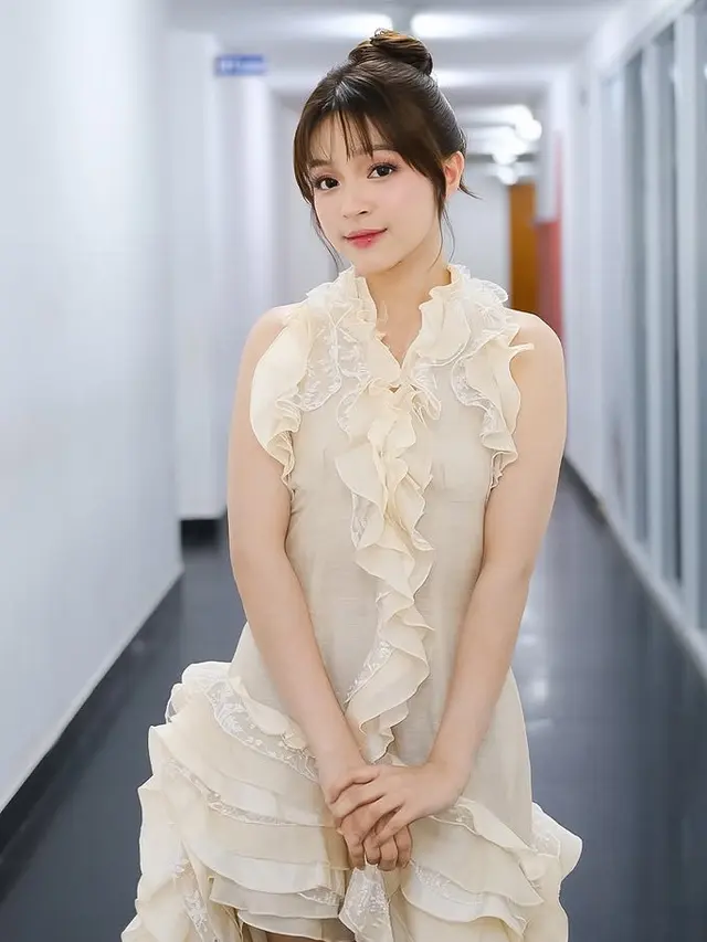 Tampilan Elsa Japasal saat Manggung. [@elsaajapasal]