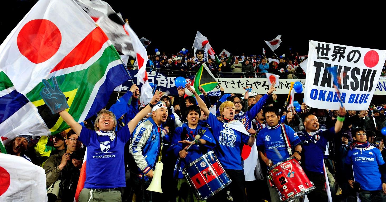 Suporter tim nasional Jepang saat mendukung tim kesayangannya pada ajang Piala Dunia 2014. (AFP).