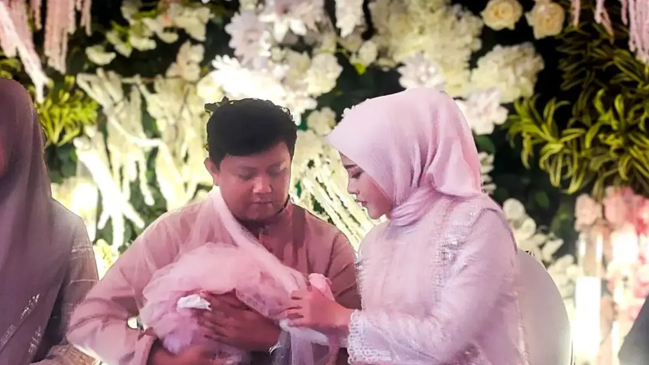 Bella Bonita dan Denny Caknan syukuran anak pertama