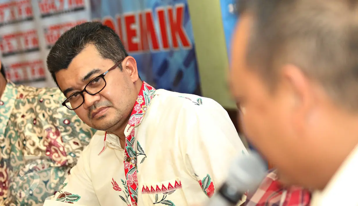 Psikolog Forensik Reza Indragiri Amriel menjadi pembicara pada diskusi bertema Mencari Sang Pembunuh di Jakarta, Sabtu (30/1). Diskusi itu membahas perkembangan kasus kopi sianida dengan tersangka Jessica Kumala Wongso. (Liputan6.com/Immanuel Antonius)