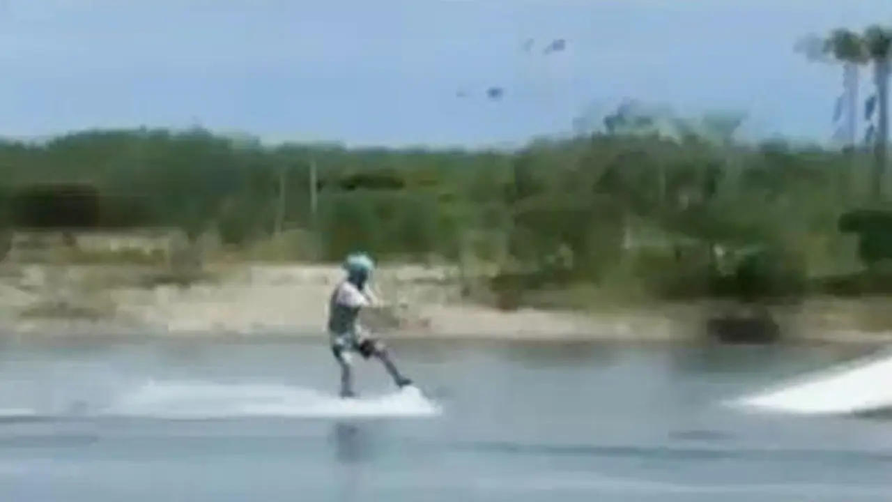 Serunya Wake Boarding