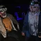Aktor menggunakan kostum menyeramkan saat preview media 'Halloween Horror Nights' di Universal Studio, Singapura, Senin (24/9). Para pengunjung akan dapat menikmati pengalaman super seram tiada henti di taman bermain ini. (AFP/Roslan RAHMAN)