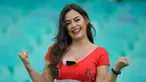 Model Larissa Riquelme berpose sebelum pertandingan Copa America 2019 yang mempertemukan Paraguay dengan Kolombia di Fonte Nova Arena, Salvador, Brasil, Minggu (23/6/2019). Larissa Riquelme merupakan model sekaligus aktris asal Paraguay. (Raul ARBOLEDA/AFP)