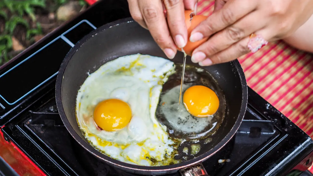 Memasak telur