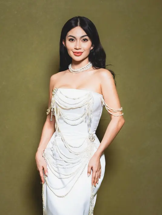 Ariel Tatum kembali jadi pusat perhatian saat gala premiere film Business Proposal Indonesia [@arieltatum]