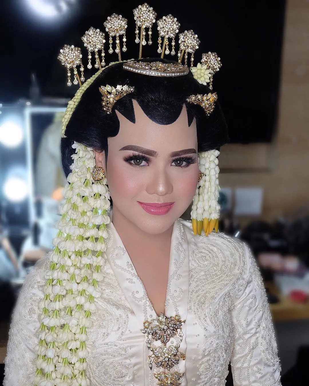 Riasan Mytha Lestari saat akad nikah [foto: instagram.com/heksaw.makeover]