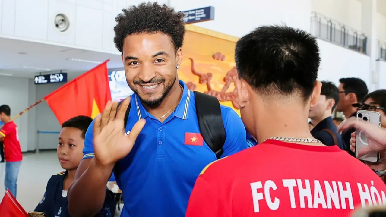 Rafaelson - Timnas Vietnam