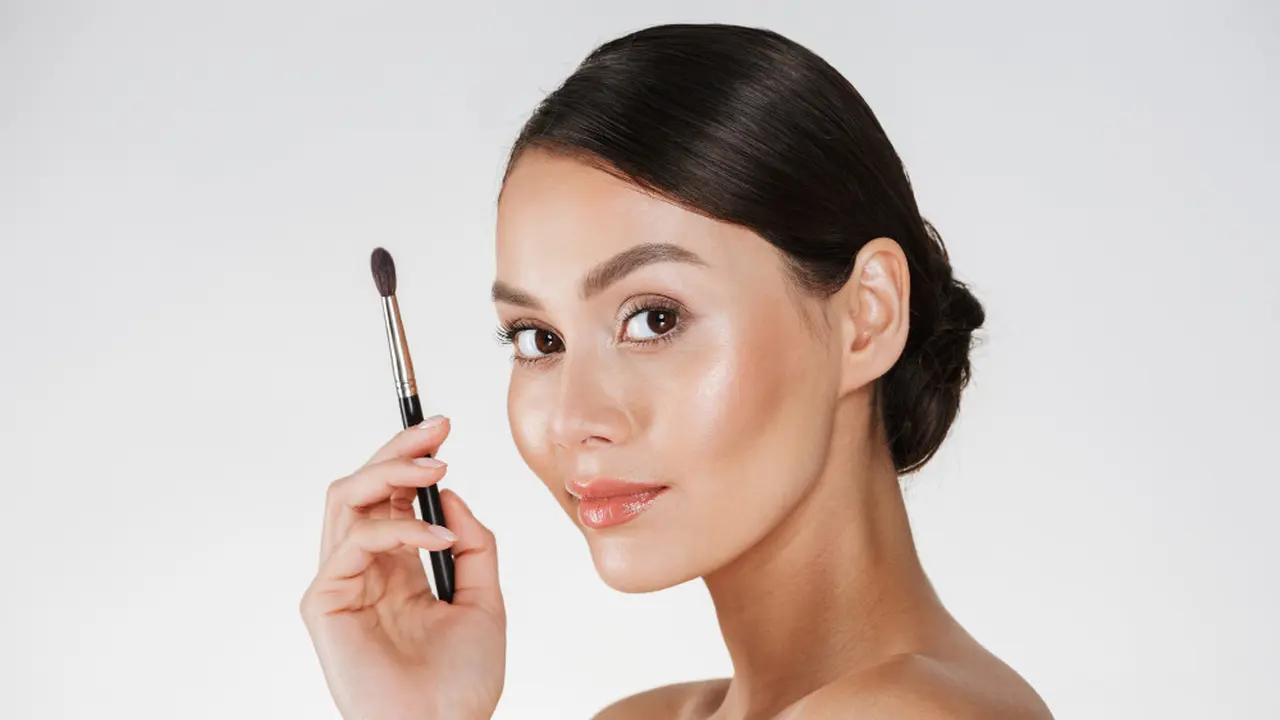 Tampil Elegan di Hari Raya dengan Makeup Soft Nude yang Simpel dan Fresh