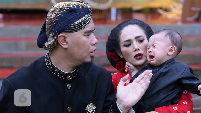 [Bintang] Ahmad Dhani - Ahmad Syailendra Airlangga - Mulan Jameela