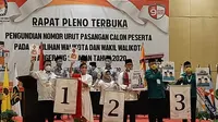 Tiga pasangan calon wali kota dan wakil wali kota Tangerang Selatan (Tangsel), sudah mengambil nomor urut pencoblosan Pilkada 2020. (Liputan6.com/Pramita Tristiawati)