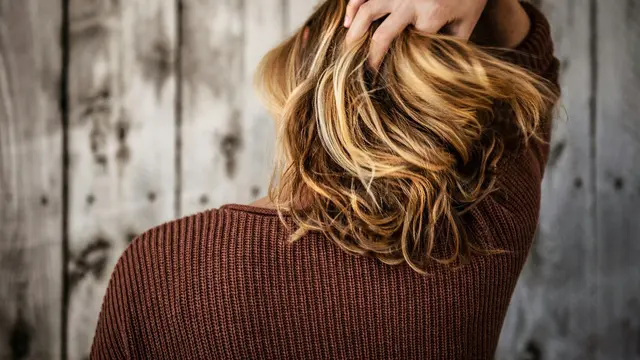 Model Rambut Sebahu untuk Wajah Bulat. (unsplash/Tim Mossholder)