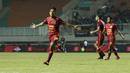 Striker Borneo FC, M Amarullah, merayakan gol yang dicetaknya ke gawang Tira Persikabo pada laga Shopee Liga 1 di Stadion Pakansari, Bogor, Minggu (1/9). Borneo tahan imbang 2-2 Tira Persikabo. (Bola.com/Yoppy Renato)