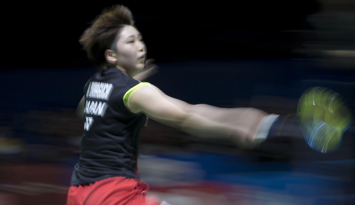 Tunggal putri Jepang, Akane Yamaguchi, berhasil mengalahkan Pusarla Sindhu pada Indonesia Open 2019 di Istora Senayan, Minggu (21/7). Akane menang 21-16 dan 21-18 dari Pusarla. (Bola.com/Peksi Cahyo)