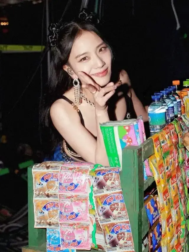6 Editan Foto Jisoo Blackpink Jika Tinggal di Indonesia Ini Bikin Ngakak