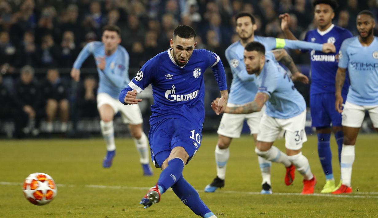 Selebrasi gol Nabil Benteleb pada leg 1, 16 besar Liga Champions 2018/19 yang berlangsung di stadion Veltins-Arena, Gelsenkirchen, Kamis (21/2). Man City menang 3-2 atas Schalke. (AFP/Odd Andersen)